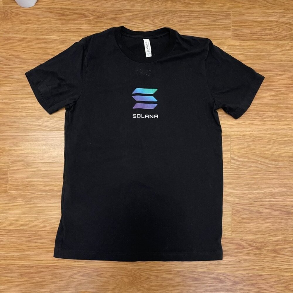 Solana Crypto Graphic Logo T-Shirt – Bella+Canvas, Size M